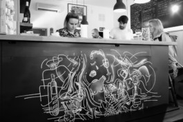 Illustration, kunst, painting, acrylics, spraypaint, interieur, design, artist, munich, black, white, bar, münchen, künstlerin, miriam ganser, frankreich