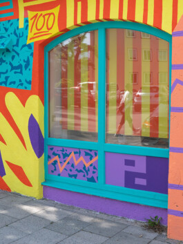 Detail courtains, Kunst am Bau, Fassadenmalerei, Urban Art by Miriam Ganser